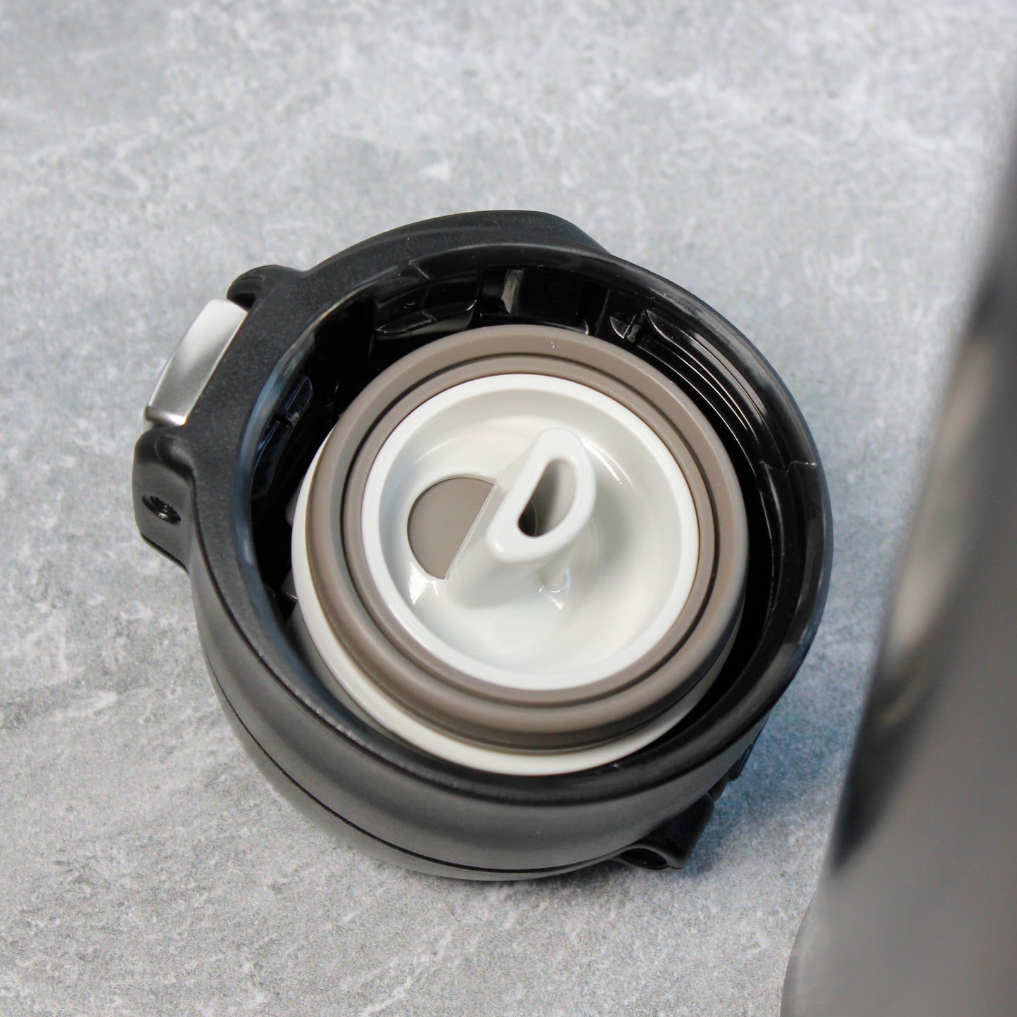 IPOT Tea Thermos (16 oz) - lid bottom