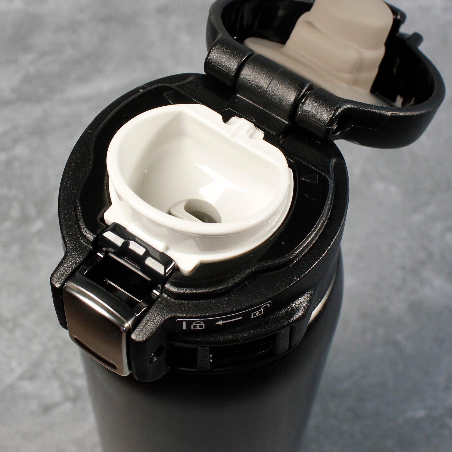 IPOT Tea Thermos (16 oz) - open lid